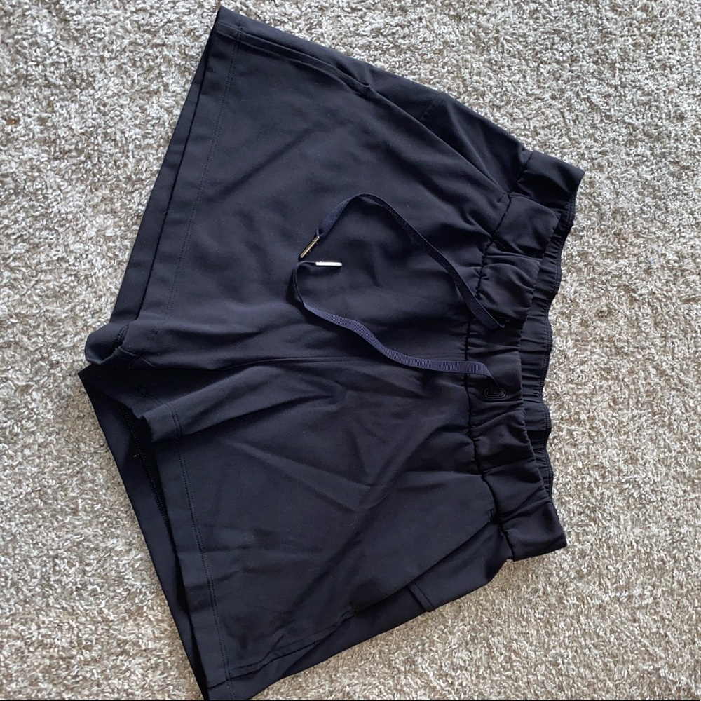 Lululemon Size 6 shorts